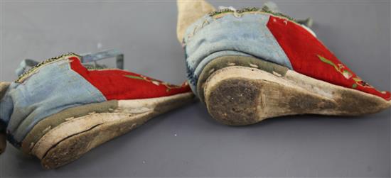 Four pairs of Chinese embroidered silk ladys shoes, late Qing dynasty